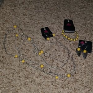 Papparazi yellow and silver set